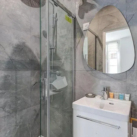 588 Emmeline - Superb In *