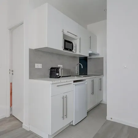 588 Emmeline - Superb In * 巴黎